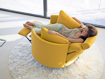 Fauteuil rond pivotant relaxation électrique, disponible en cuir ou tissus, avec choix du coloris et des motifs