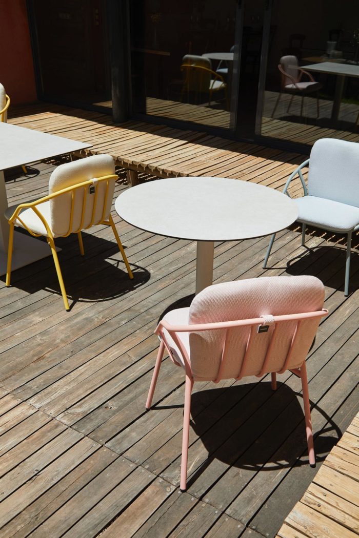 Outdoor table et chaise extérieur STORY Mobilier contemporain et tendance