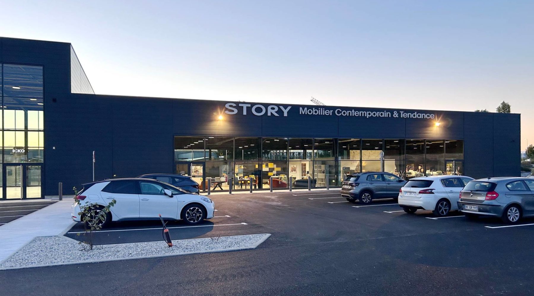 Story Saint-Paul-Trois-Châteaux mobilier contemporain et tendance